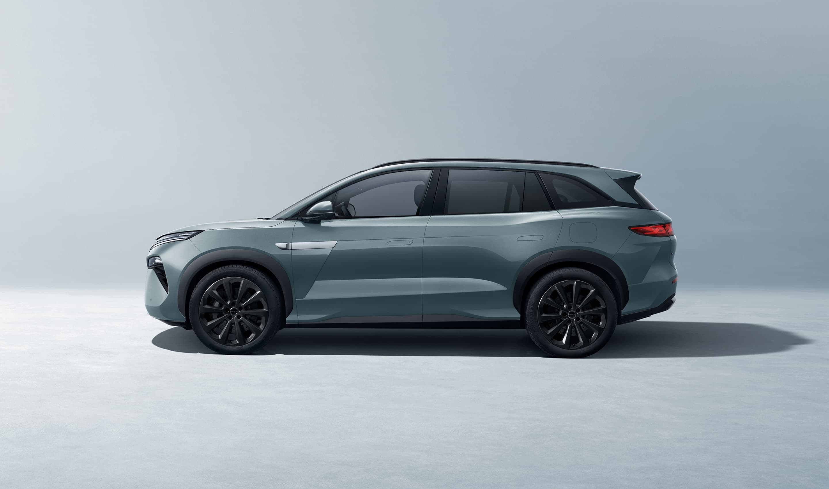 BYD ATTO 8